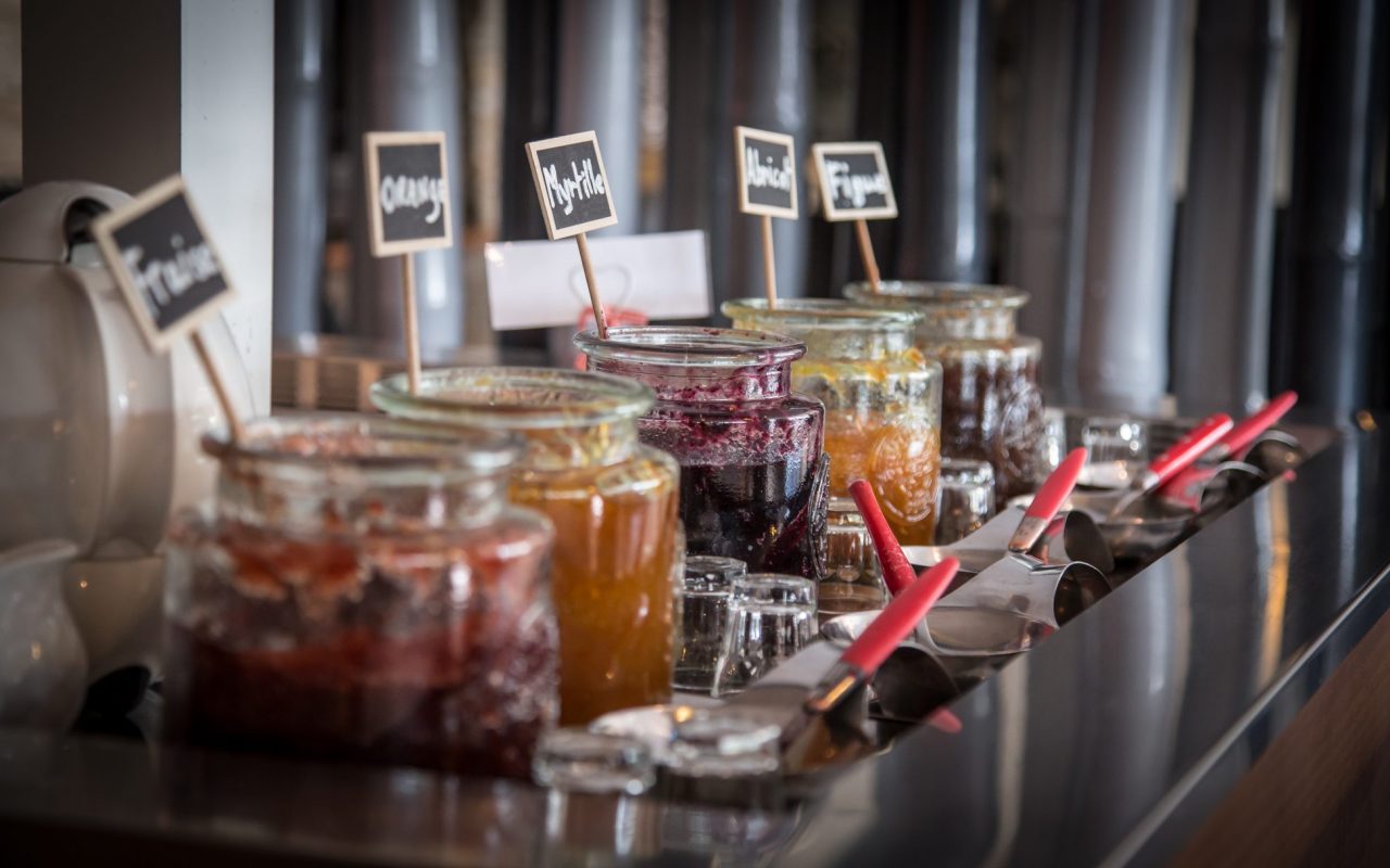 BUFFET PETIT DEJEUNER GOLFE HOTEL (1).jpg